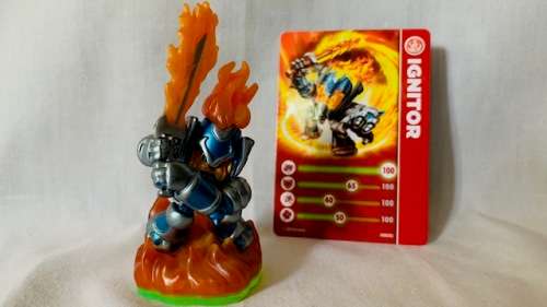 SKYLANDER FIGURINE - GAMING - GAMES - ACTION AND ADVENTURE