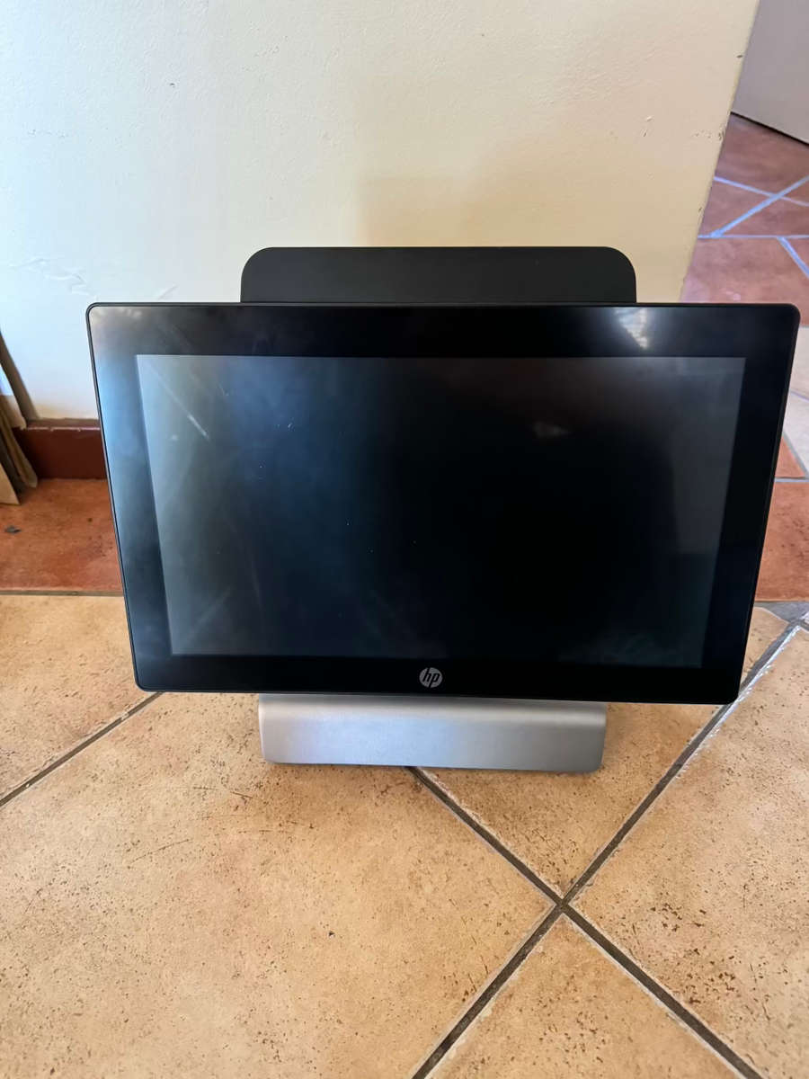 HP RP9 G1 - all-in-one system with touch display