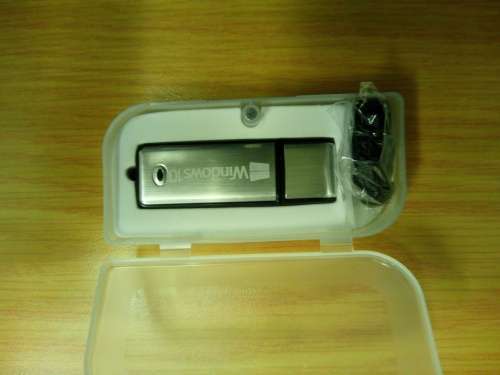 Windows 10 Pro 32-64 bit  USB Disc (Recovery Repair Install Upgrade)