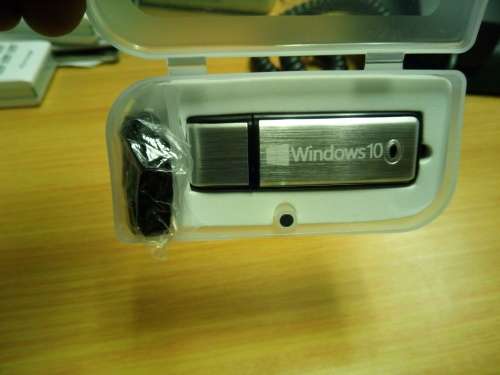 Windows 10 Pro 32-64 bit  USB Disc (Recovery Repair Install Upgrade)