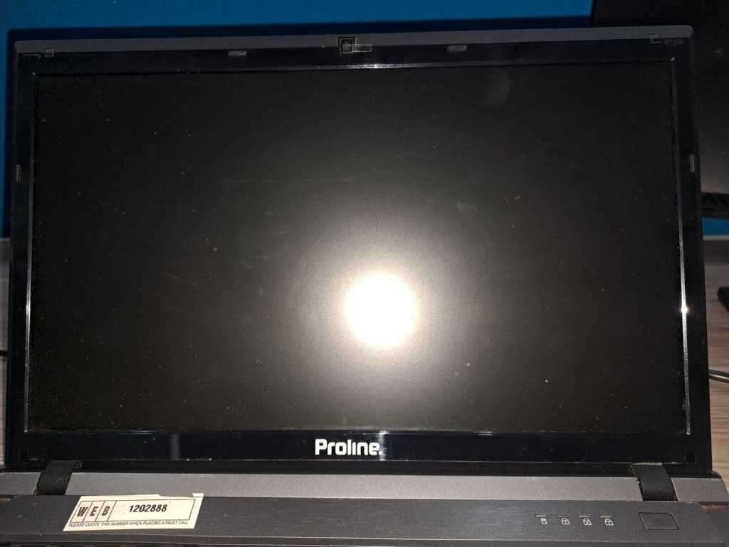 Proline Professional W25CSW 15.6` Core i7 Notebook - Intel Core i7-4710MQ