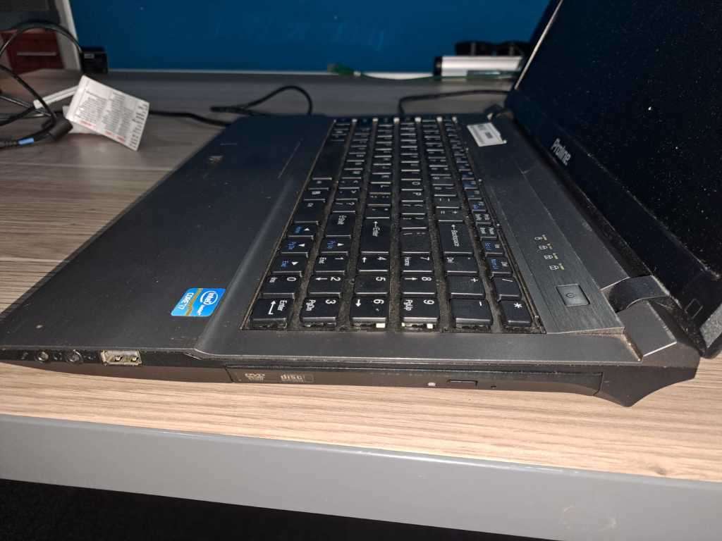 Proline Professional W25CSW 15.6` Core i7 Notebook - Intel Core i7-4710MQ