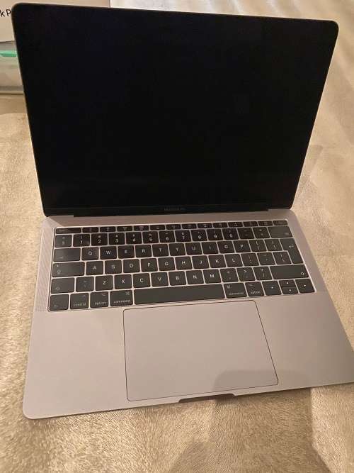 MacBook Pro 13` 2017 Space Grey IMMACULATE CONDITION 9/10
