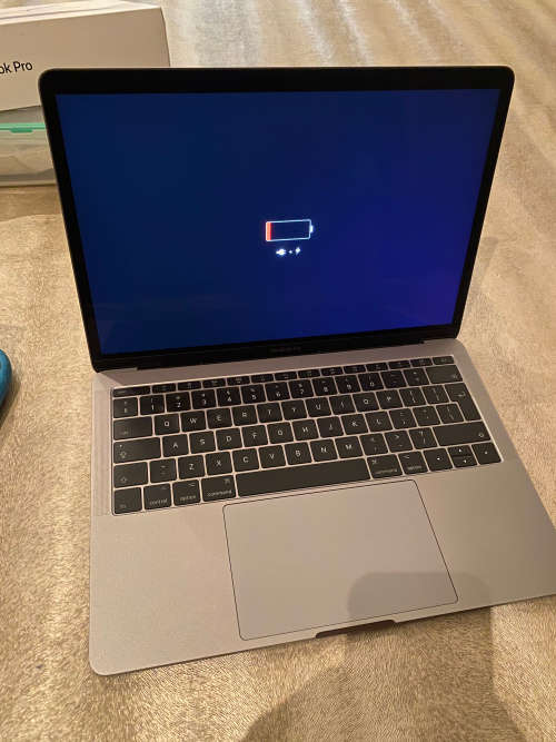 MacBook Pro 13` 2017 Space Grey IMMACULATE CONDITION 9/10