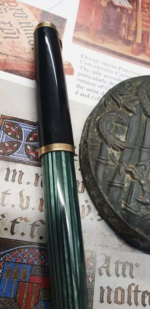 VINTAGE PELIKAN 400 FOUNTAIN PEN. 14CT GOLD NIB