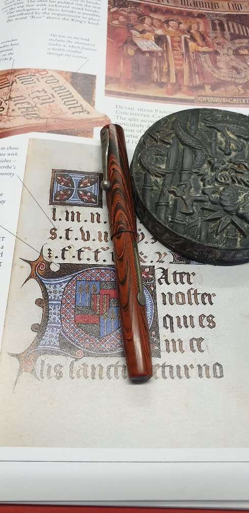 WATERMAN`S IDEAL NO52 RED RIPPLE FOUNTAIN PEN.14CT GOLD NIB