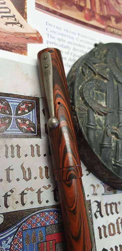 WATERMAN`S IDEAL NO52 RED RIPPLE FOUNTAIN PEN.14CT GOLD NIB