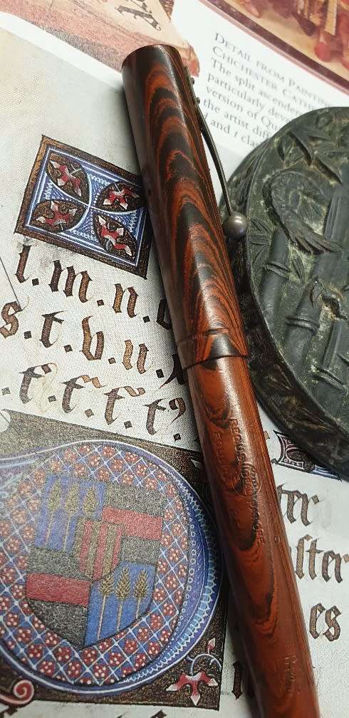 WATERMAN`S IDEAL NO52 RED RIPPLE FOUNTAIN PEN.14CT GOLD NIB