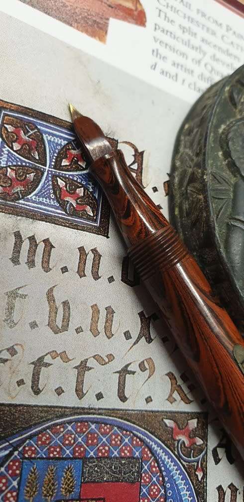 WATERMAN`S IDEAL NO52 RED RIPPLE FOUNTAIN PEN.14CT GOLD NIB