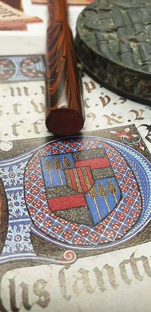 WATERMAN`S IDEAL NO52 RED RIPPLE FOUNTAIN PEN.14CT GOLD NIB