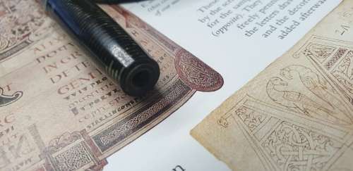 VINTAGE PARKER VACUMATIC FOUNTAIN PEN 14CT GOLD NIB. ( MISSING CLIP AND BOTH FINIALS )