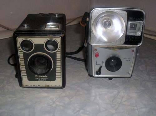 2 LOVELY OLD CAMERAS,BROWNIE 1946,BEACON WHITEHOUSE FLASH COLOR CAMERS,1950