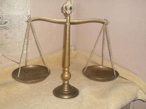 STUNNING BRASS SCALE