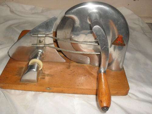STUNNING OLD BREAD SLICER