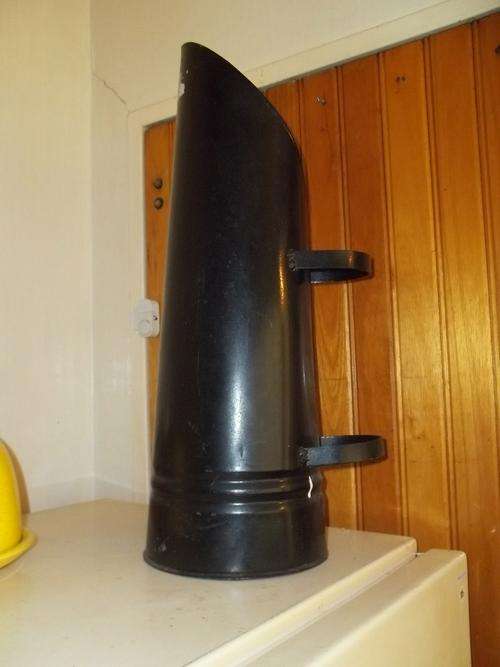 LARGE VINTAGE COAL SHUTTLE + FREE GIFT