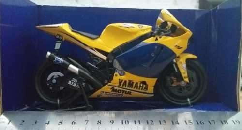 NEWRAY YAMAHA  #46 VALENTINO ROSSI 2006 YZR-M1 MOTOGP DIE-CAST MOTORCYCLE 1:12