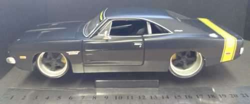 # 1969 - DODGE CHARGER P/T - DIE CAST MODEL - 1:24 - MAISTO #