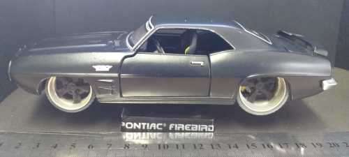 # 1969 - PONTIAC FIREBIRD - DIE CAST MODEL - 1:24 - MAISTO #