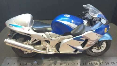 # SUZUKI GSX 1300 R - DIE CAST MODEL - 1:12 #