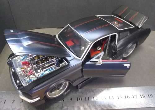 # 1967 - FORD MUSTANG GT - DIE CAST MODEL - 1:24 - MAISTO #