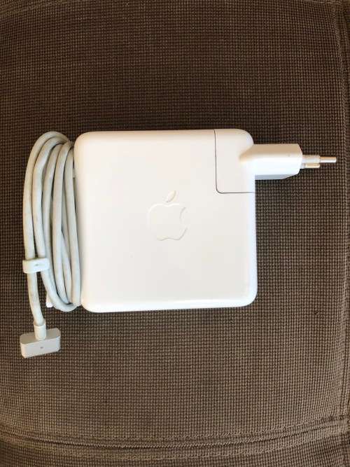 15-inch MacBook Pro with Retina display 2.2GHz 256GB Superb Condition