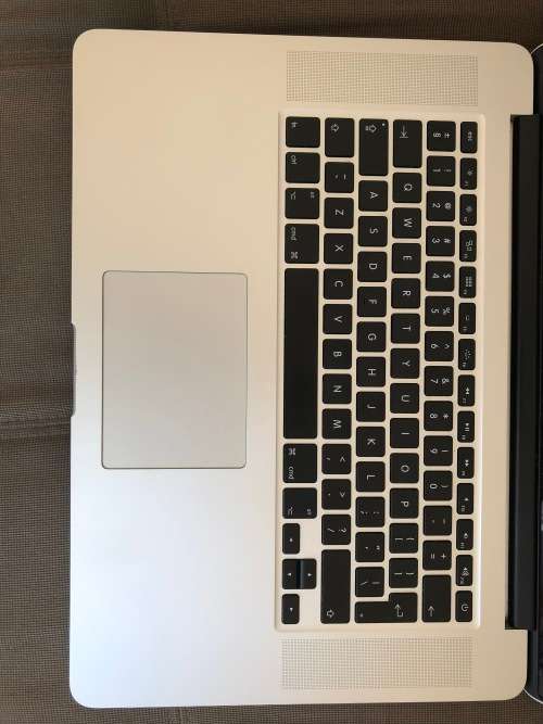 15-inch MacBook Pro with Retina display 2.2GHz 256GB Superb Condition