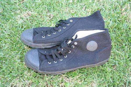 Rhodesian Style Black takkies - as used by Selous Scouts
