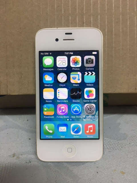 iPhone 4 White 16GB !! Good Condition!!