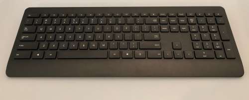 Dell 21.5 inch monitor (SE2216H) with complimentary wireless keyboard and mouse