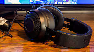 RAZER KRAKEN PRO V2 1 MONTH OLD EXCELLENT CONDITON BARELY USED! BARGAIN!