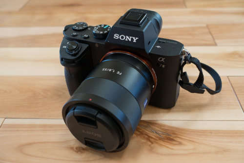 SONY A7ii basically brand new proof pf purchase and under 2000 shots. BODY ONLY!