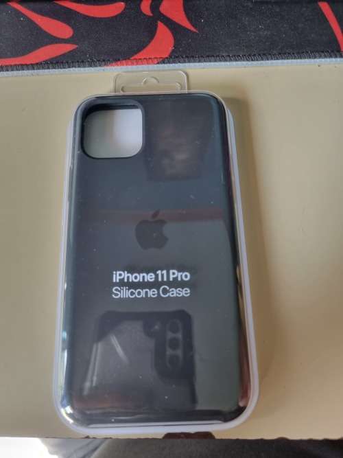 ORIGINAL IPHONE 11PRO SILICONE CASE BRAND NEW R30 shipping! GRAB A BARGAIN!