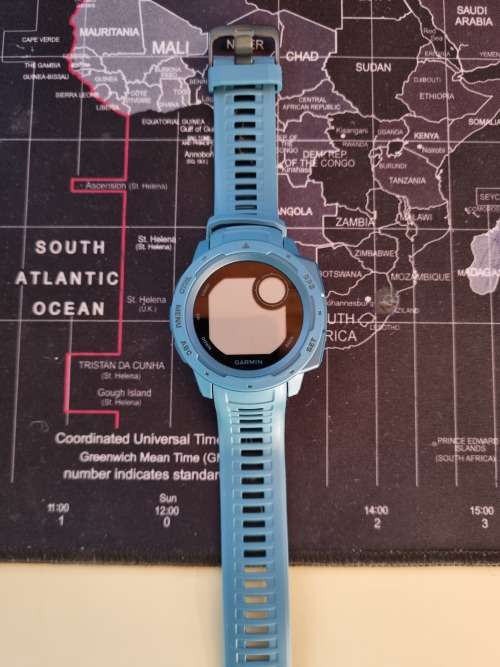 GARMIN INSTINCT BRAND NEW OPEN BOX! LAST ONE! NEW AT PRICE OF SECOND HAND UNIT!