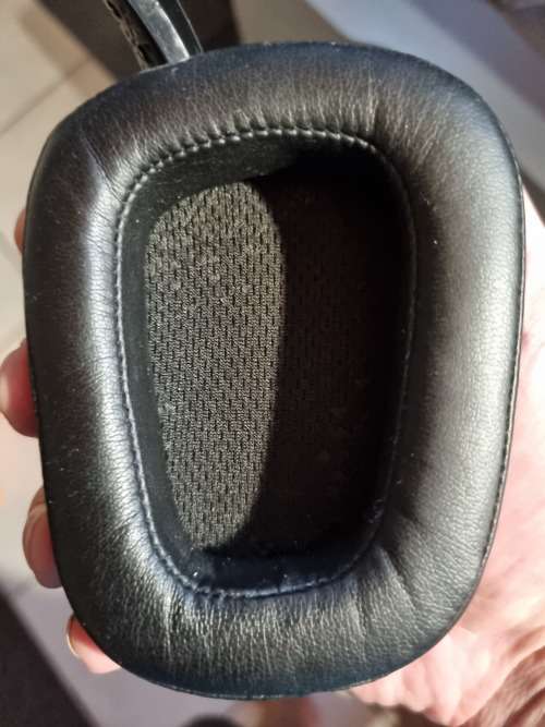 Logitech G935 Wireless Gaming RGB Headset, 7.1 Surround Sound, DTS BRAND NEW OPEN BOX BARGAIN! READ!