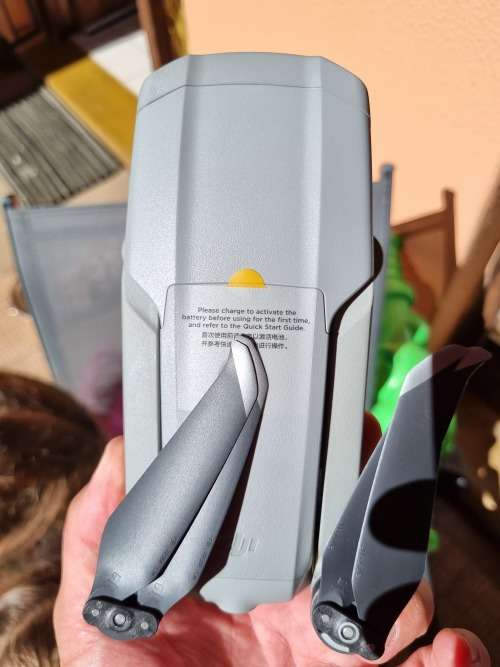 DJI MAVIC AIR 2 FLYMORE COMBO! BRAND NEW CONDITON UNIT HAS 10MINUTE FLIGHT TIME!