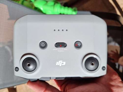 DJI MAVIC AIR 2 FLYMORE COMBO! BRAND NEW CONDITON UNIT HAS 10MINUTE FLIGHT TIME!