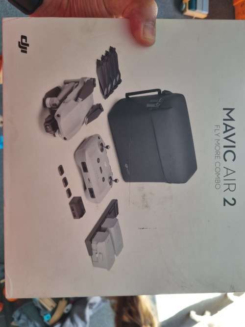 DJI MAVIC AIR 2 FLYMORE COMBO! BRAND NEW CONDITON UNIT HAS 10MINUTE FLIGHT TIME!