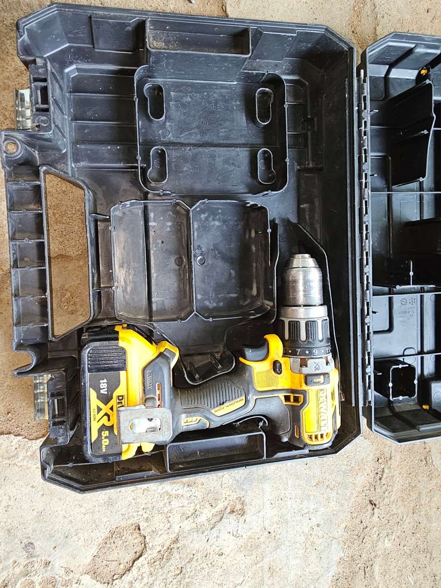 DEWALT DCD796 18V 5AH GOOD WORKING CONDITION GRAB A BARGAIN! LATE ENTRY GRAB IT NOW!