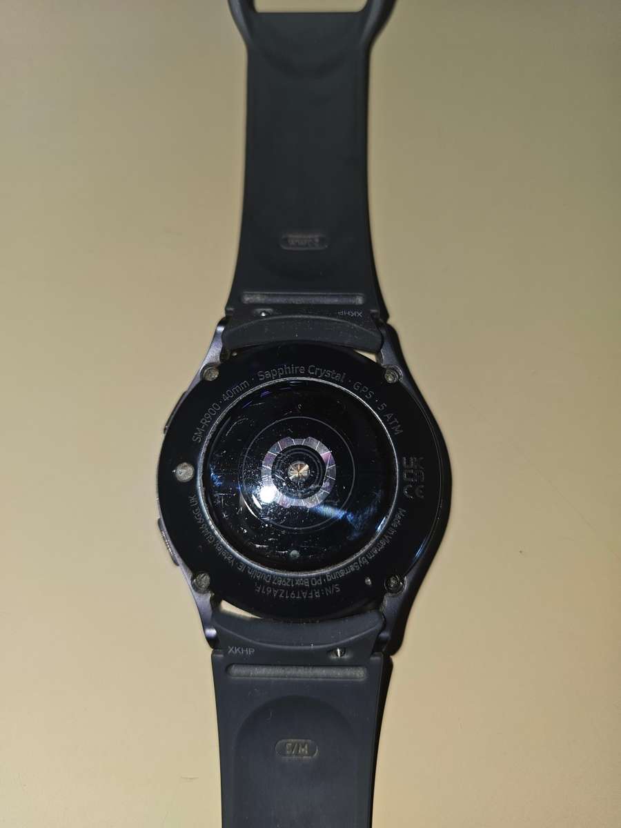 SAMSUNG WATCH 5 WITH CHARGER