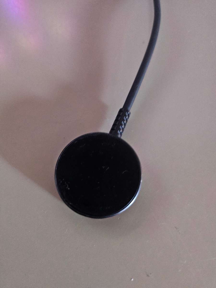 SAMSUNG WATCH 5 WITH CHARGER