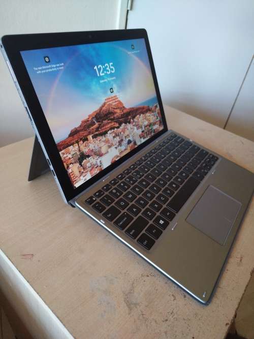 DELL LATITUDE-  2-IN-1 Touch Screen - Core i5 8th Gen - 8GB RAM - 256 SSD