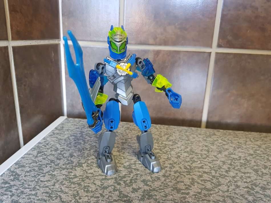 14 x LEGO "Hero Factory" Figures ++ Extra loose pieces