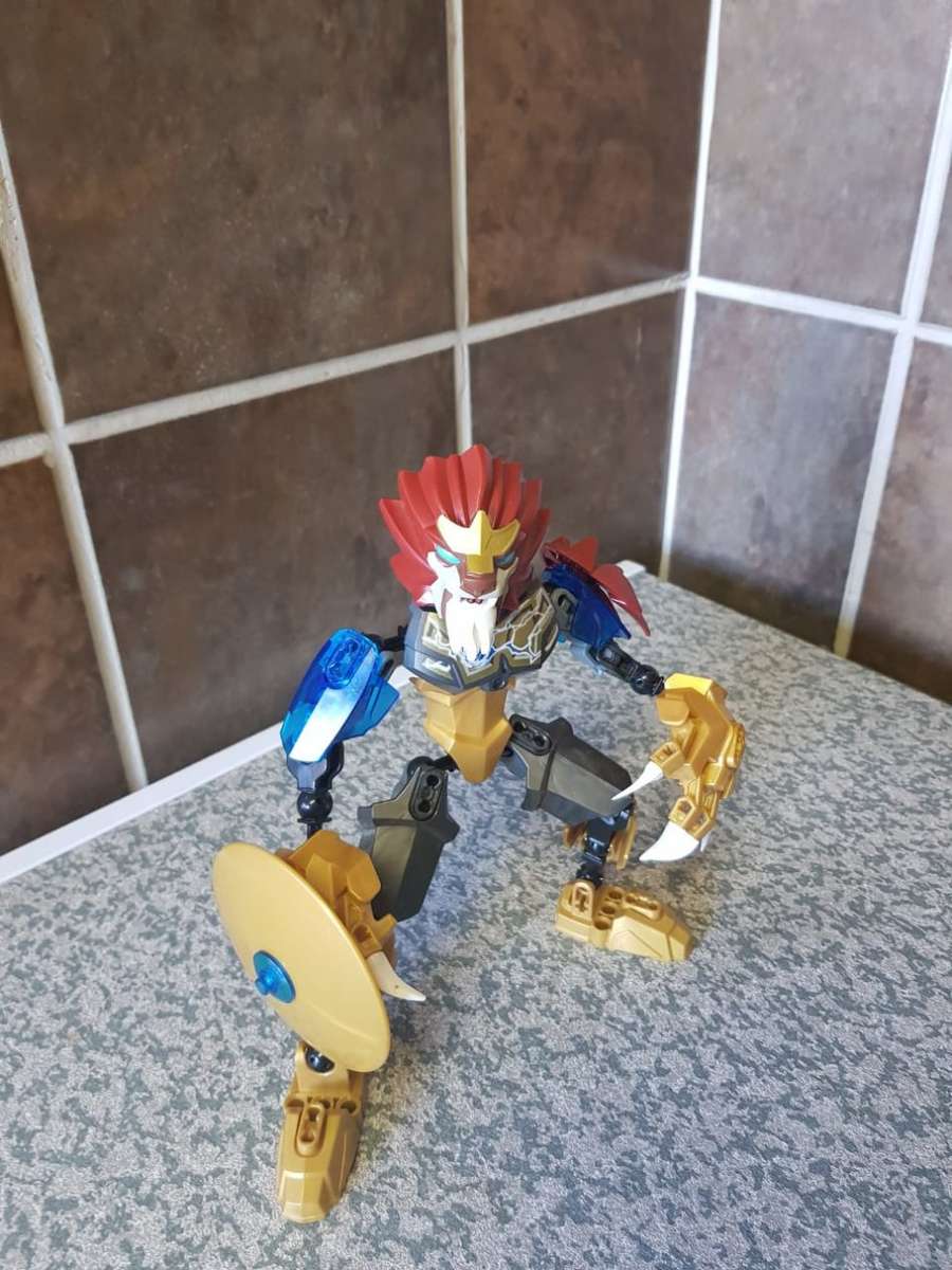 14 x LEGO "Hero Factory" Figures ++ Extra loose pieces