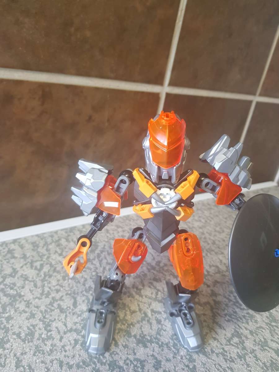 14 x LEGO "Hero Factory" Figures ++ Extra loose pieces