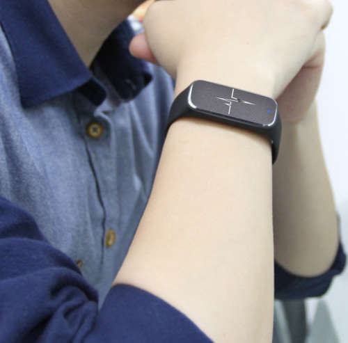 L18 Smart Bracelet - Blood Pressure & Heart Rate Monitor - Black