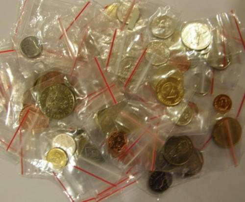 Brilliantly uncirculated coins from over the world x 68