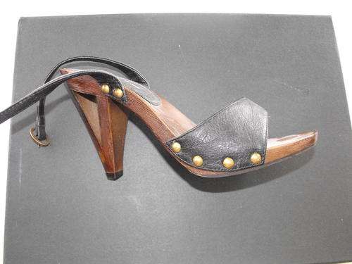 **CLEARANCE SALE** Ladies Shoe size 6