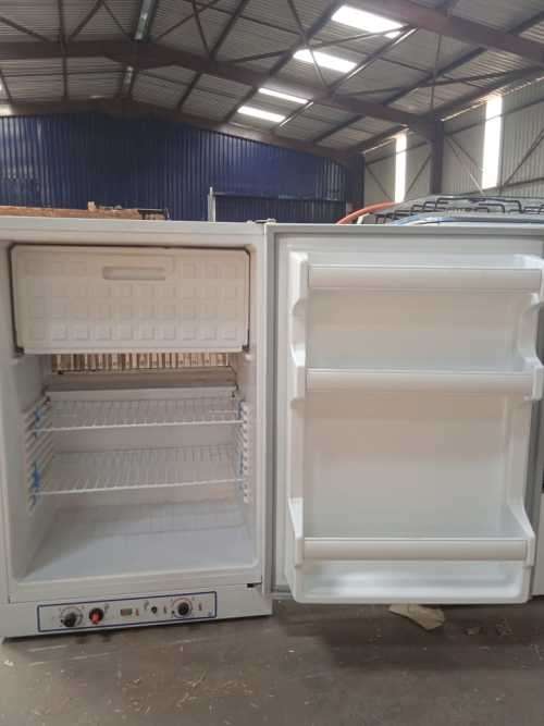 ZERO APPLIANCES CR100 (GAS UPRIGHT REFRIGERATOR) - SECOND HAND - NOT BOXED