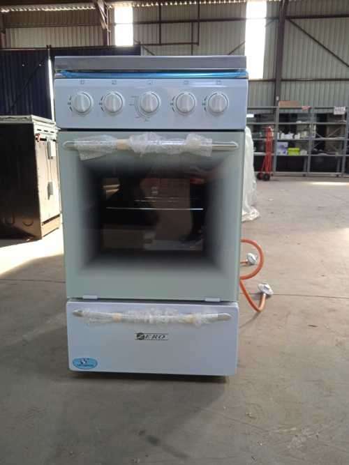 4 BURNER GAS STOVE, GAS OVEN WITH FULL FFD (WHITE) - SHOP SOILED - NOT BOXED