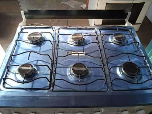 6 BURNER GAS STOVE WITH FFD ON ALL FUNCTIONS - NOT BOXED - SHOP SOILED